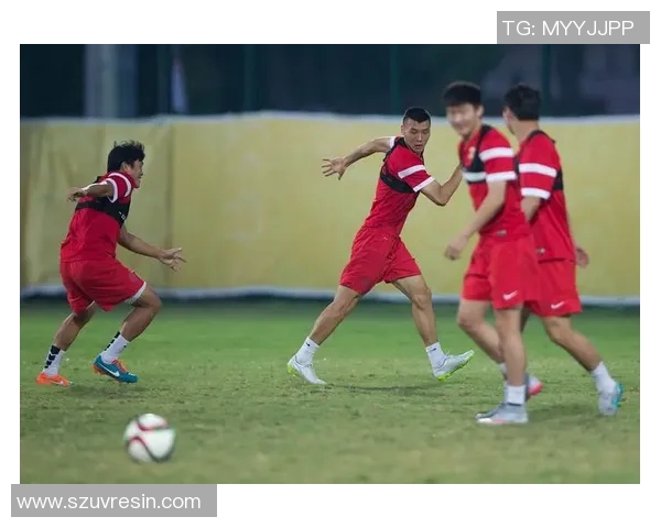 掌握足球的正确踢法提升技术水平助力球队赢得比赛胜利